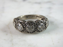 Load image into Gallery viewer, Womens Vintage Estate Sterling Silver Modernist CZ Ring 6g E3621