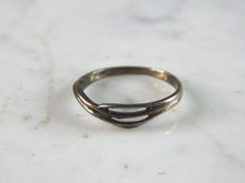 Load image into Gallery viewer, Womens Vintage Estate Sterling Silver Modernist Ring 1.3g E3671