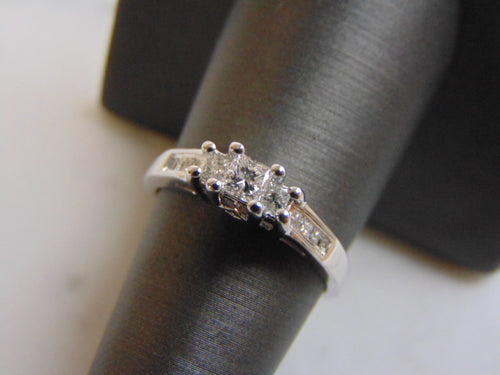 Women's Vintage Estate 14K White Gold Diamond Anniversary Ring, 3.6g E3866