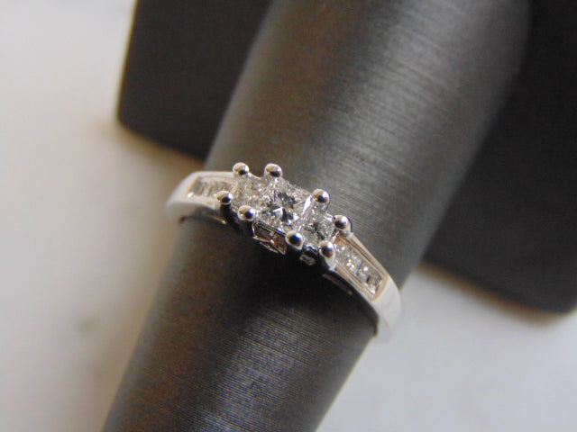 Women's Vintage Estate 14K White Gold Diamond Anniversary Ring, 3.6g E3866