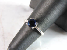 Load image into Gallery viewer, Womens Sterling Silver Ring w/ Sapphire Colored Stone 2.3g E5070