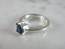Load image into Gallery viewer, Womens Sterling Silver Ring w/ Sapphire Colored Stone 3.1g E5105