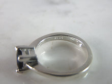 Load image into Gallery viewer, Womens Sterling Silver Ring w/ Sapphire Colored Stone 3.1g E5105