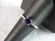 Load image into Gallery viewer, Womens Vintage Estate Sterling Silver Amethyst Ring 2.8g E5183