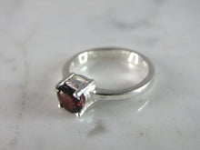 Load image into Gallery viewer, Womens Sterling Silver Ring w/ Garnet Colored Stone 2.6g E5271