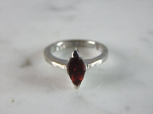 Load image into Gallery viewer, Womens Sterling Silver Ring w/ Garnet Colored Stone 2.6g E5314
