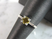 Load image into Gallery viewer, Womens Sterling Silver Ring w/ Golden Beryl Colored Stone 2.6g E5794