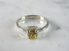 Load image into Gallery viewer, Womens Sterling Silver Ring w/ Golden Beryl Colored Stone 2.6g E5794