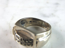 Load image into Gallery viewer, Womens Vintage Estate Sterling Silver Modernist Ring 8g E6010