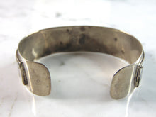 Load image into Gallery viewer, Womens Vintage Estate Sterling Silver MOP Cuff Bracelet 22.7g E6016