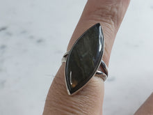 Load image into Gallery viewer, Womens Vintage Estate Sterling Silver Labradorite Ring 5.4g E6133