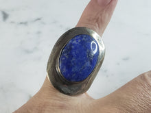 Load image into Gallery viewer, Womens Vintage Estate Sterling Silver Lapis Lazuli Stone Bass Southwestern Ring 14.0g E6157
