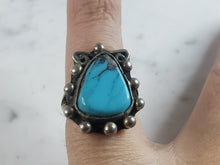 Load image into Gallery viewer, Womens Vintage Estate Sterling Silver Southwestern Turquoise Ring 10.1g E6165
