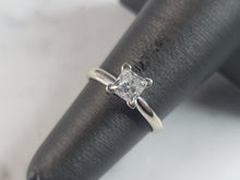 Load image into Gallery viewer, Womens Vintage Estate 14k White Gold Diamond Engagement Ring 2.1g  #E6211
