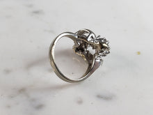 Load image into Gallery viewer, Womens Vintage Estate 14K White Gold Diamond Cluster Ring 3.8g E6223