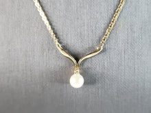 Load image into Gallery viewer, Womens Vintage Estate 14K Gold Necklace W/ Pearl &amp; Diamond Chip 3.4g #E6231