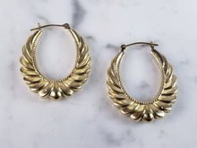 Load image into Gallery viewer, Womens Vintage Estate 14K Yellow Gold Earrings 2.7g E6232