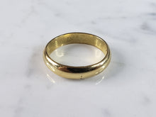 Load image into Gallery viewer, Womens Vintage Estate 18K Yellow Gold Wedding Band Ring 3.9g E6235