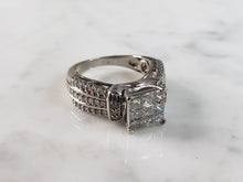 Load image into Gallery viewer, Womens Vintage Estate 10K White Gold Diamond Ring 5.4g, E6236