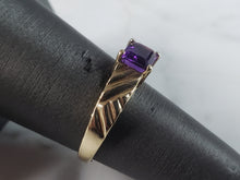 Load image into Gallery viewer, Womens Vintage Estate 10K Yellow Gold Amethyst Ring 2.8g E6244