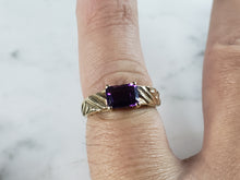 Load image into Gallery viewer, Womens Vintage Estate 10K Yellow Gold Amethyst Ring 2.8g E6244