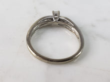 Load image into Gallery viewer, Womens Vintage Estate 10K White Gold Ring Diamond Ring, 2.2g, E6259