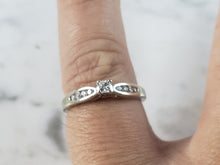 Load image into Gallery viewer, Womens Vintage Estate 10K White Gold Ring Diamond Ring, 2.2g, E6259