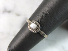 Load image into Gallery viewer, Womens Vintage Estate Sterling Silver Modernist Ring 1.0g E6315