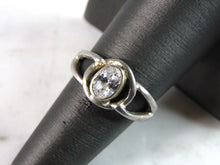 Load image into Gallery viewer, Womens Vintage Estate Sterling Silver Modernist CZ Ring 3.4g E6321