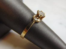Load image into Gallery viewer, Womens Vintage Estate 10K Yellow Gold CZ Ring, 2.8g E701
