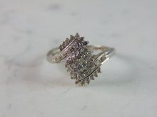 Load image into Gallery viewer, Womens Vintage Estate 10K White Gold Diamond Cluster Ring 2.5g E772