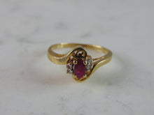 Load image into Gallery viewer, Womens Vintage Estate 10K Yellow Gold Diamond &amp; Ruby Ring 2.2g E776