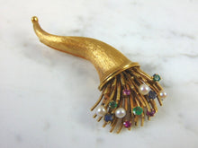Load image into Gallery viewer, Women Vintage Estate 18k Gold Brooch 19.9g E801