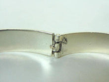 Load image into Gallery viewer, Womens Sterling Silver Bracelet w/ Southwestern Design &amp; Malachite, 43.2g E3033