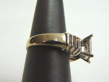Load image into Gallery viewer, Vintage Estate 10K Yellow Gold &amp; Diamond Cluster Ring 8.8g E3597