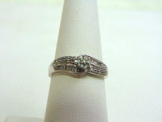 Vintage Estate Women's 14K White Gold Diamond Ring, 2.8g E3566