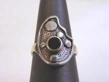 Load image into Gallery viewer, Womens Vintage Estate Sterling Silver Modern Abstract Onyx ? Ring 4.7g E2080