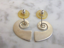 Load image into Gallery viewer, Womens Vintage Estate .950 Sterling Silver Spiral Earrings 3.6g E2877