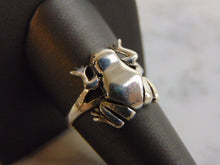 Load image into Gallery viewer, Womens Vintage Estate Sterling Silver Hinged Frog Ring 3.9g E937