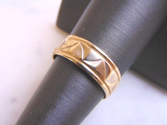 Mens Vintage Estate 14K Yellow Gold Wedding Band Ring 3.9g #E2927
