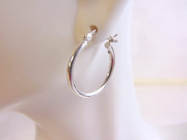 Vintage Estate Womens Sterling Silver Hoop Earrings 1.8g #E4123