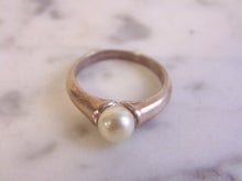 Load image into Gallery viewer, Womans Vintage Estate Sterling Silver Ring 2.8g E4129