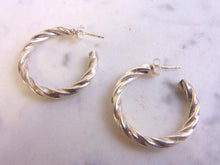 Load image into Gallery viewer, Vintage Estate Womens Sterling Silver Hoop Earrings 12g #E4217