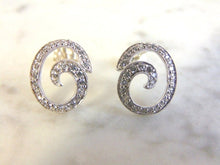 Load image into Gallery viewer, Womens  Vintage Estate Sterling Silver Earrings 1.7g #E4242