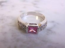 Load image into Gallery viewer, Womens Vintage Estate Sterling Silver Rose Quartz Ring 4.0g E4492