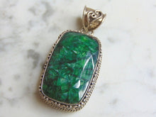 Load image into Gallery viewer, Womens Vintage Estate Sterling Silver Aventurine Stone Pendant 27.8g E4664