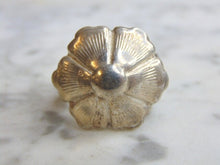 Load image into Gallery viewer, Womens Vintage Estate Sterling Silver Flower Ring 13.7g E4713