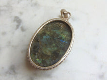 Load image into Gallery viewer, Womens Vintage Estate Sterling Silver Labradorite Stone Pendant 18.2g E4808