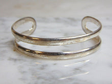 Load image into Gallery viewer, Womens Vintage Estate Sterling Silver Modernist Cuff Bracelet 21.5g E4868