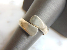 Load image into Gallery viewer, Womens Vintage Estate Sterling Silver Modernist Ring 5.3g E4904